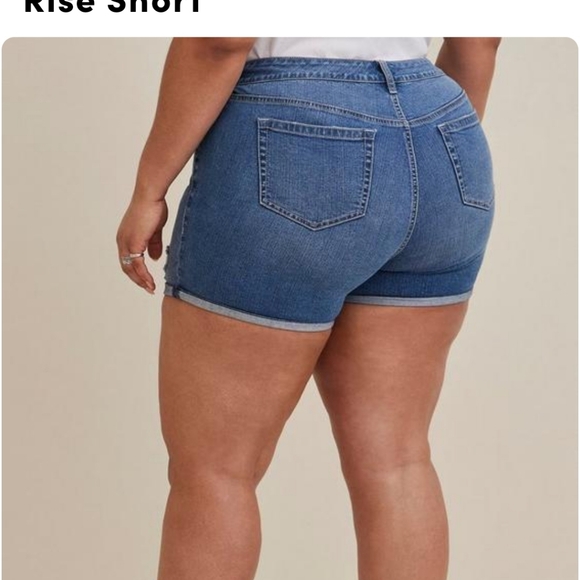 Torrid Jean Mid Rise 35 Shorts - Picture 3 of 7